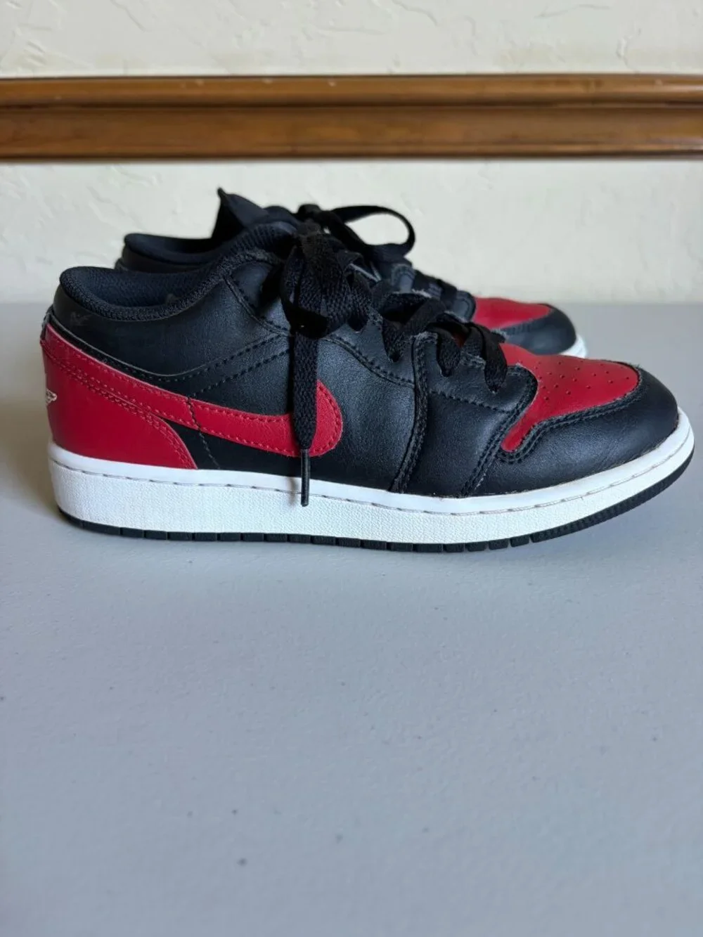 Nike Air Jordan 1 Low Grade Banned Black Varsity Red Iconic Wings Logo 553560-06